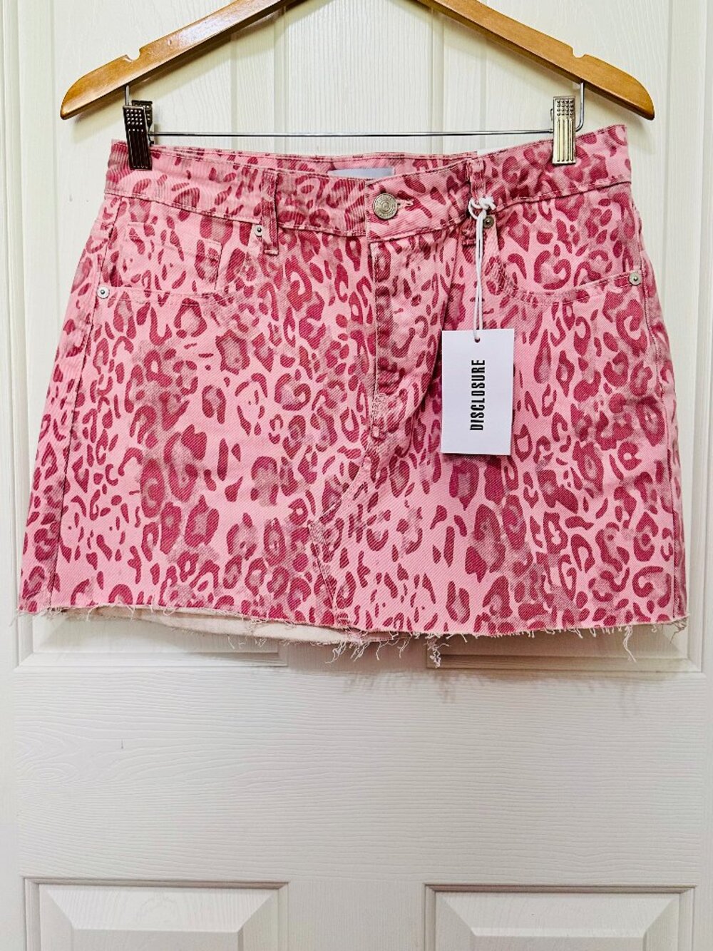 DISCLOSURE PINK CHEETAH LEOPARD PRINT RAW HEM DENIM MINI SKIRT JUNIORS 13/31
